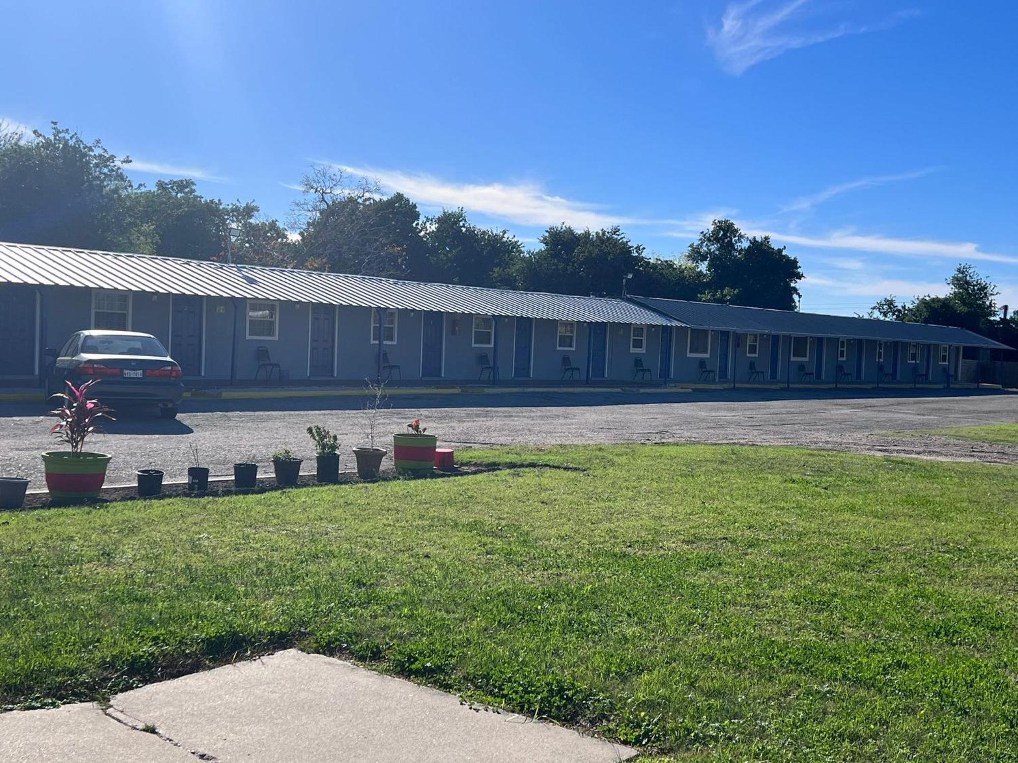 Budget Inn Refugio Exterior photo